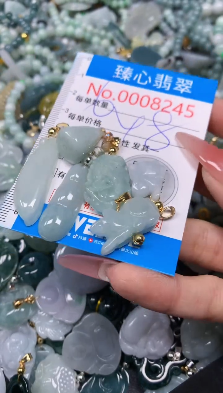 【闪购商品】翡翠颈饰未镶嵌含绳0008245