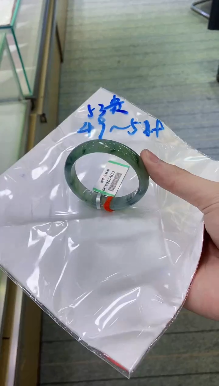 【闪购商品】翡翠手镯未镶嵌        