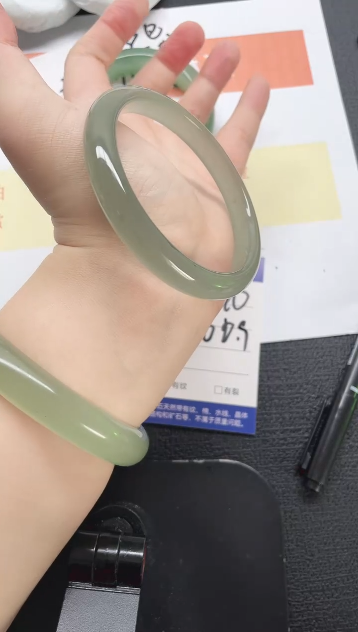未镶嵌手镯石英质玉40-60
