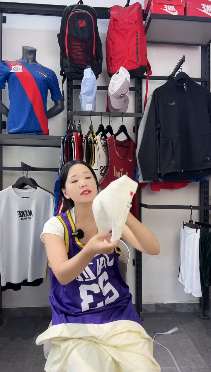 679 ·编码 耐克卫衣服饰过款为准 尺码