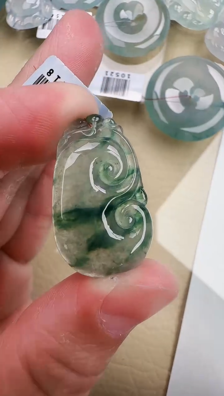 翡翠未镶嵌颈饰缅甸天然翡翠