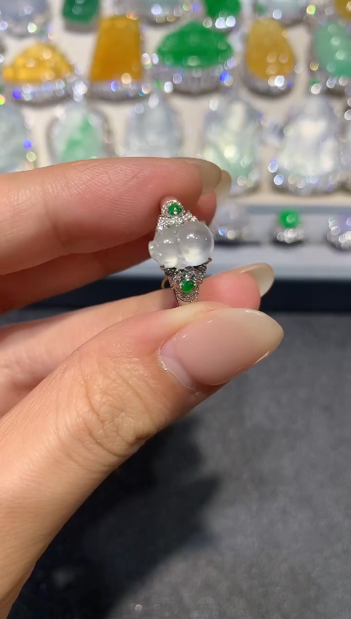 【闪购商品】翡翠戒指18K金镶嵌q88    