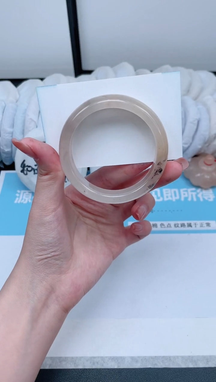 【闪购商品】石英质玉手镯未镶嵌22-