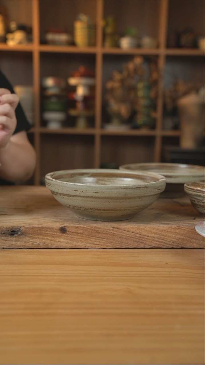 岁月风情的8英寸圆口汤钵1个
