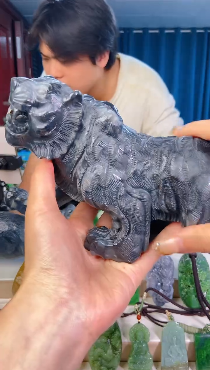 和田玉未镶嵌颈饰1