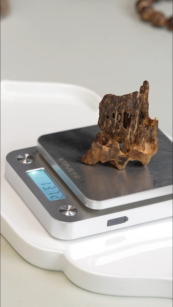 沉香沉香碎屑越南北部料13.7g