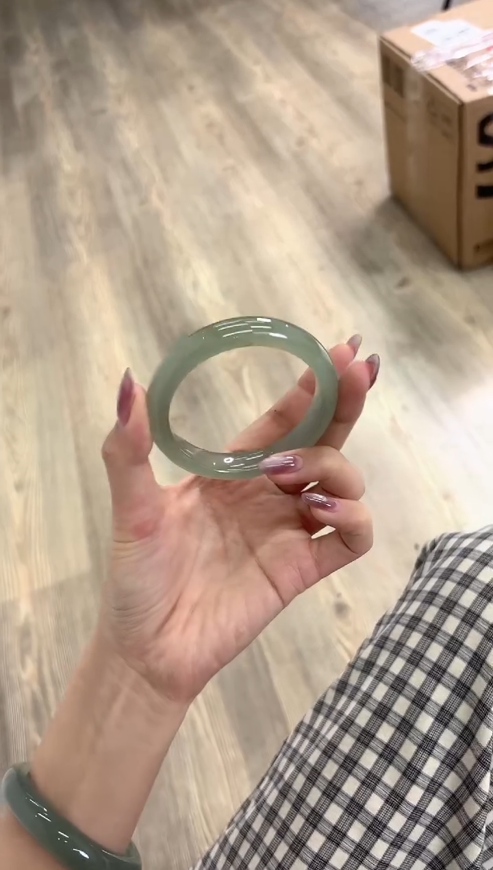 未镶嵌手镯石英质玉40-56D