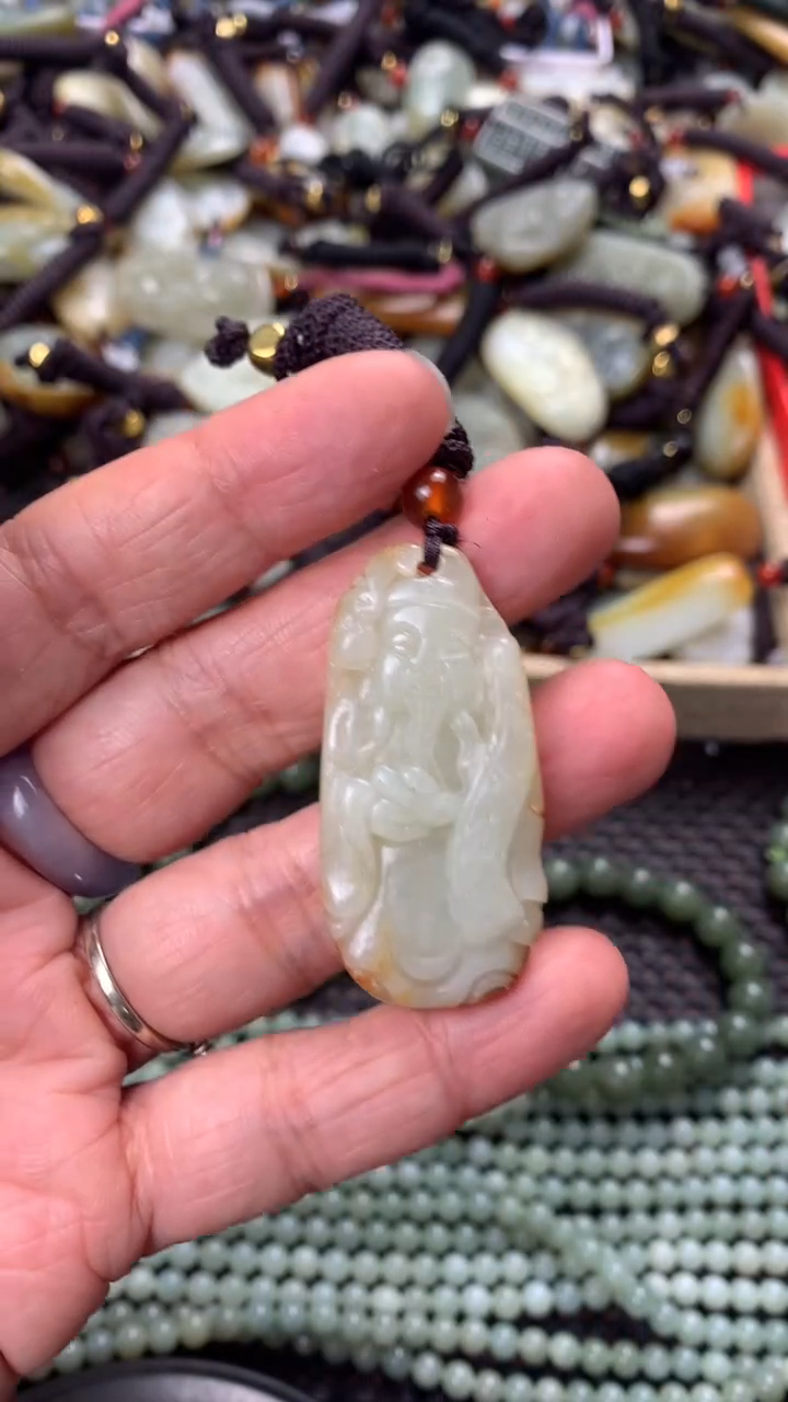 【闪购商品】和田玉颈饰未镶嵌多样性发货没有证书拍一发一有瑕