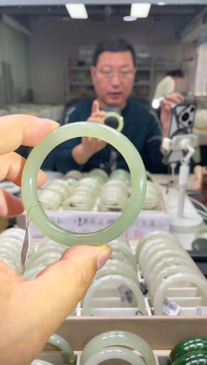 【闪购商品】和田玉手镯未镶嵌57-58圈口9997