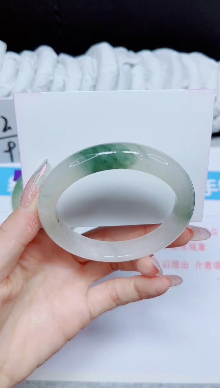 石英质玉手镯未镶嵌360.