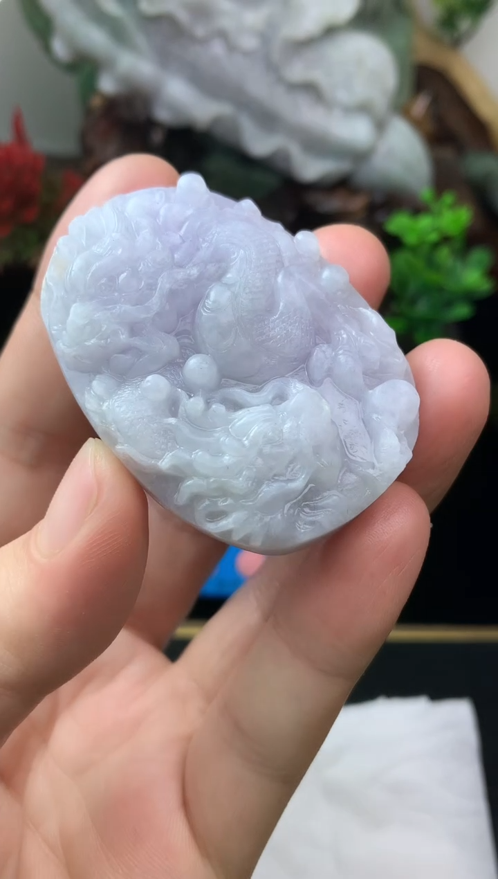 颈饰未镶嵌翡翠随**飘龙牌