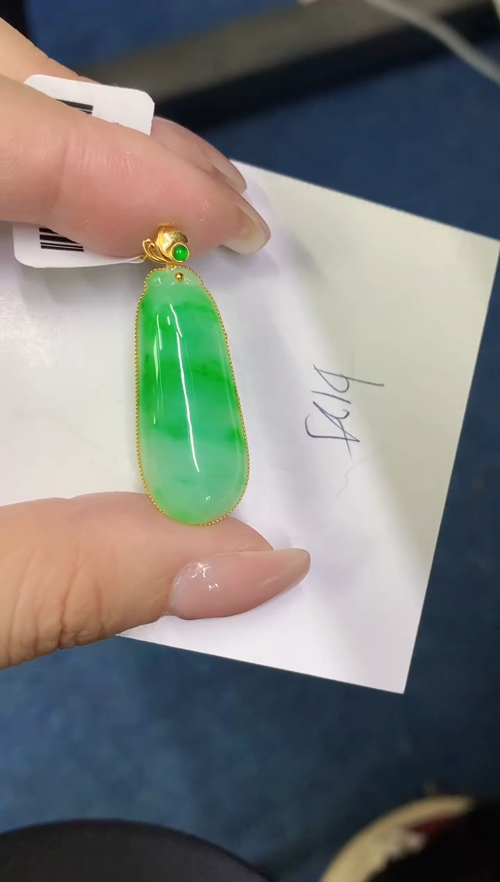 【闪购商品】翡翠颈饰18K金镶嵌0000000000