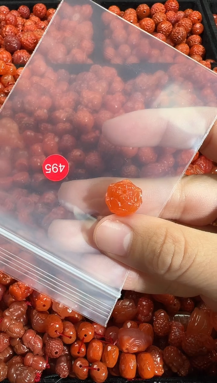 颈饰未镶嵌南红玛瑙1