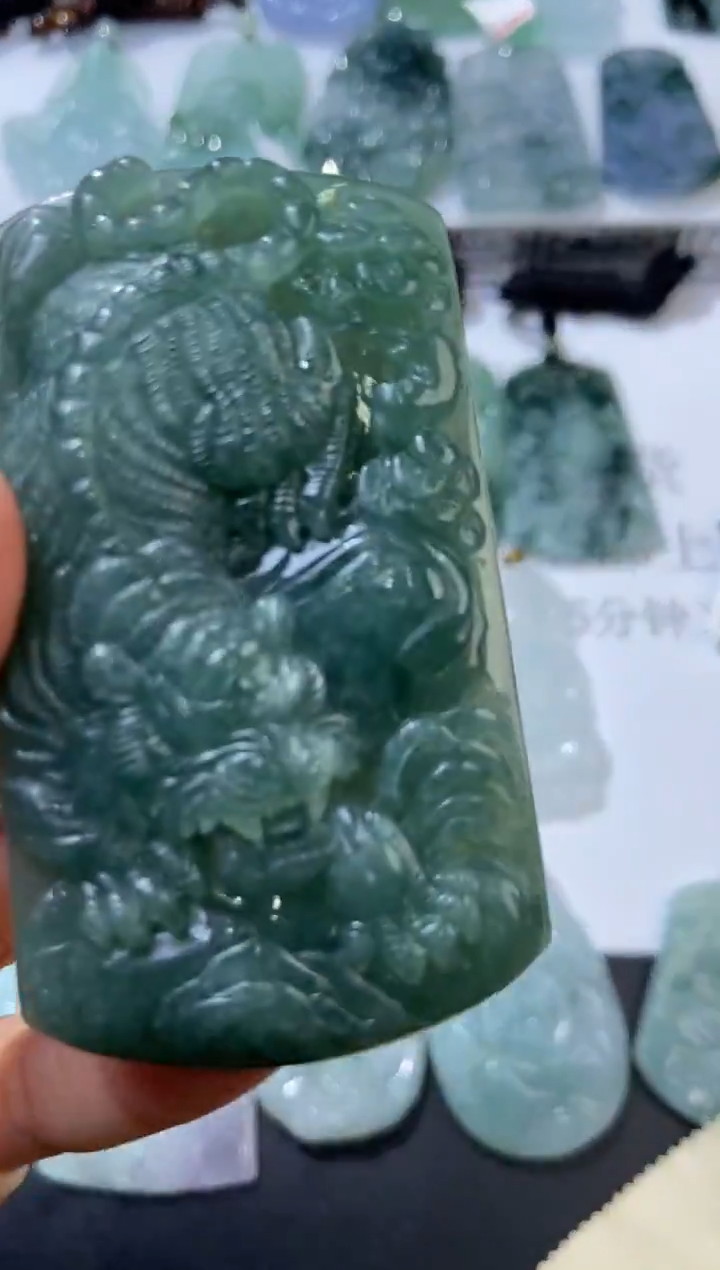 颈饰未镶嵌翡翠376916  多人