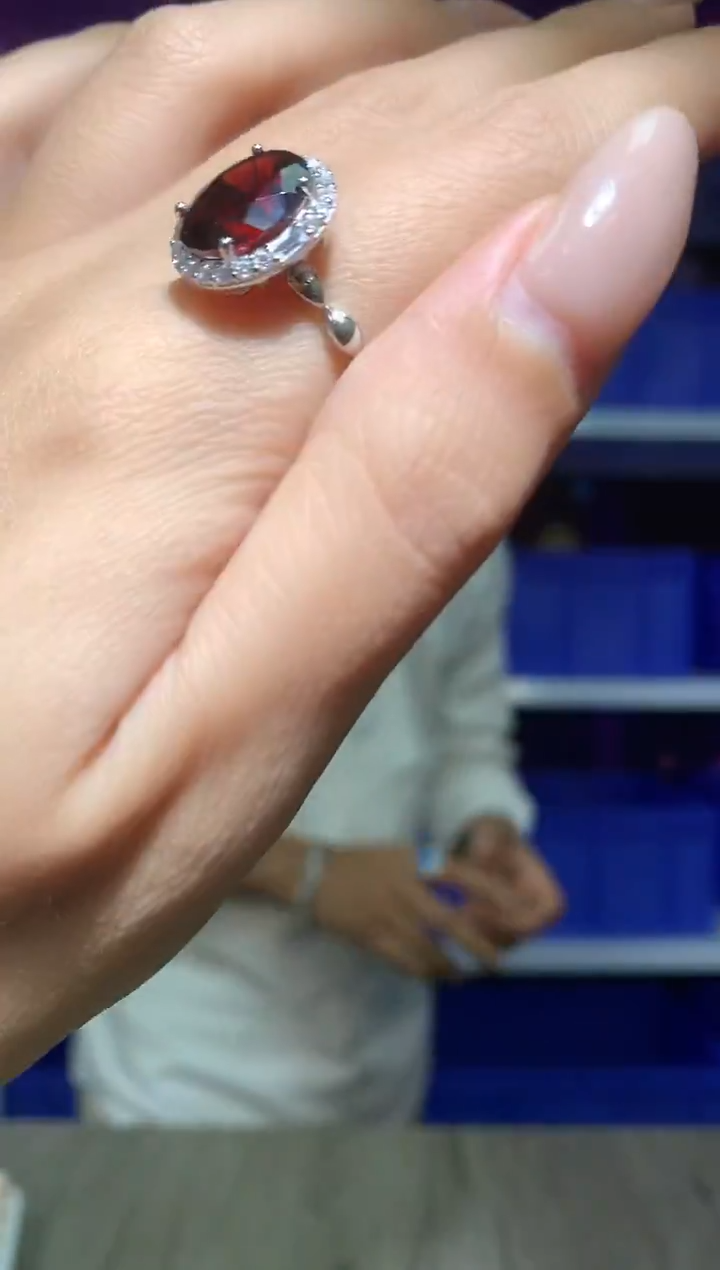 银S925镶嵌戒指石榴石【宝石世家严选】