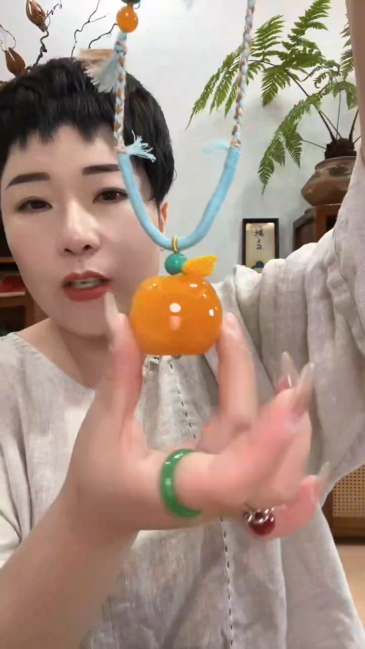 未镶嵌颈饰琥珀924