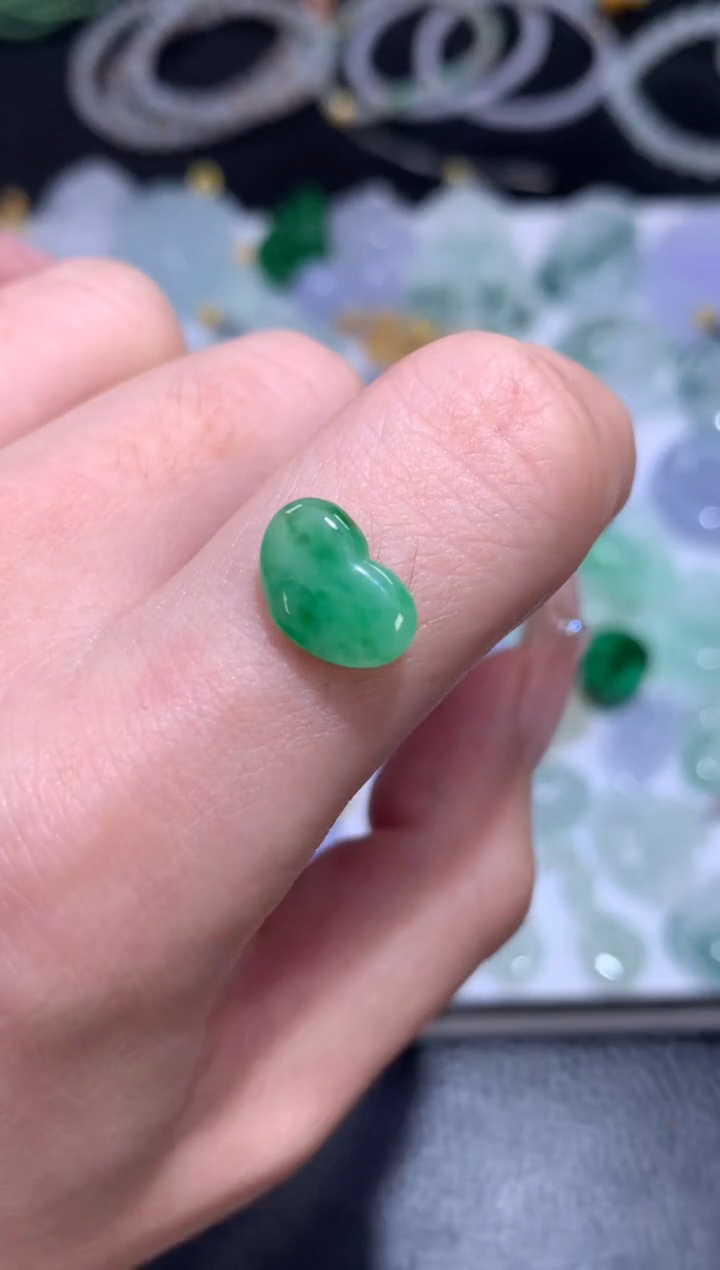未镶嵌定制翡翠爱心