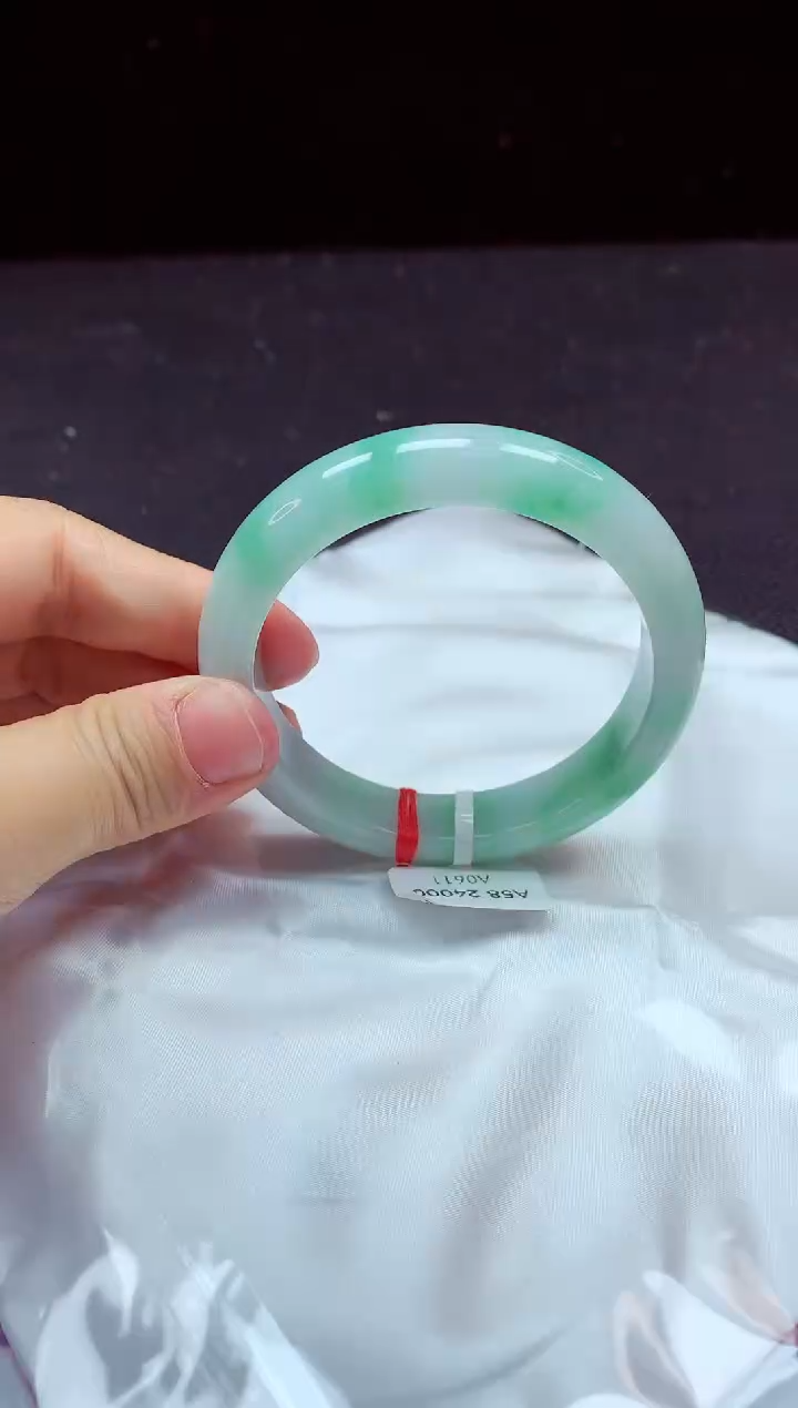 【闪购商品】翡翠手镯未镶嵌镯子58+