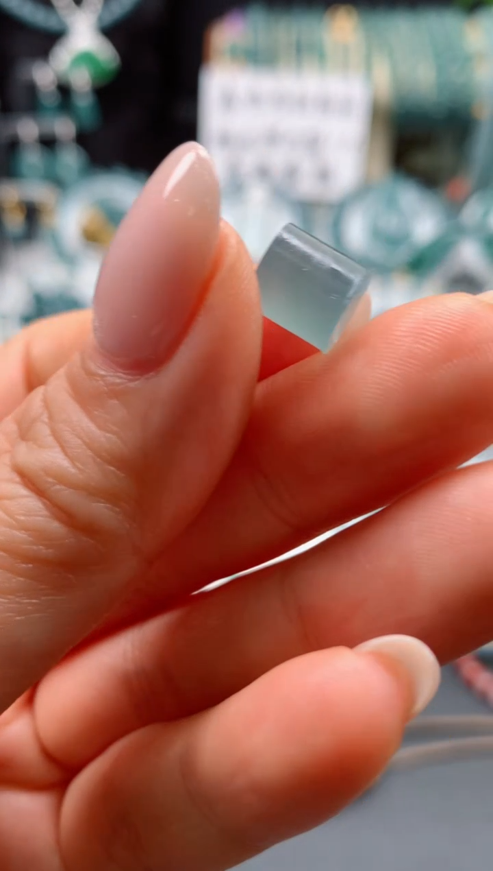 翡翠未镶嵌颈饰0566085351（卡八小桶珠）