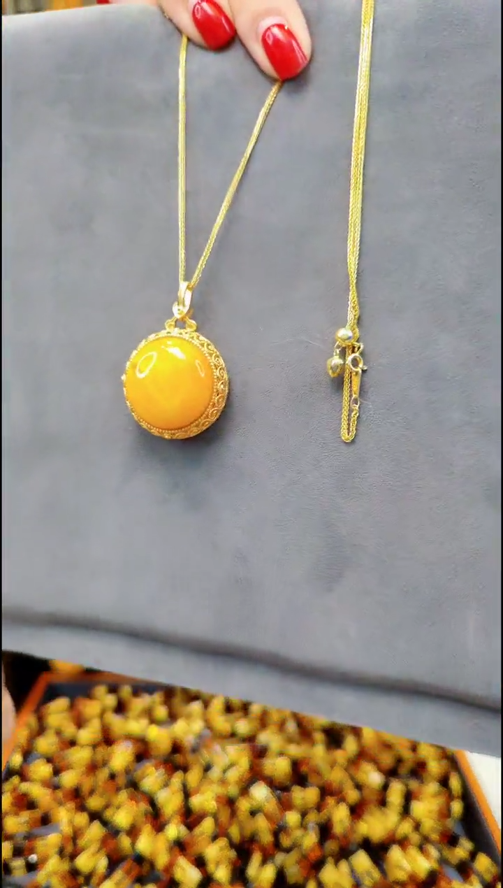 【闪购商品】蜜蜡吊坠(赠链)银S925镀金镶嵌H642蜜蜡吊坠