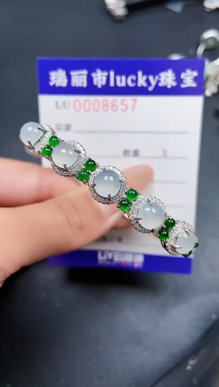 【闪购商品】翡翠颈饰银S925镶嵌8657