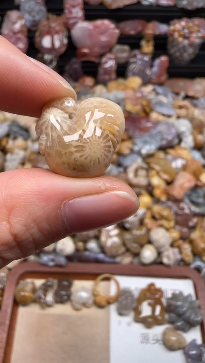 【闪购商品】硅化珊瑚（珊瑚玉）颈饰未镶嵌730