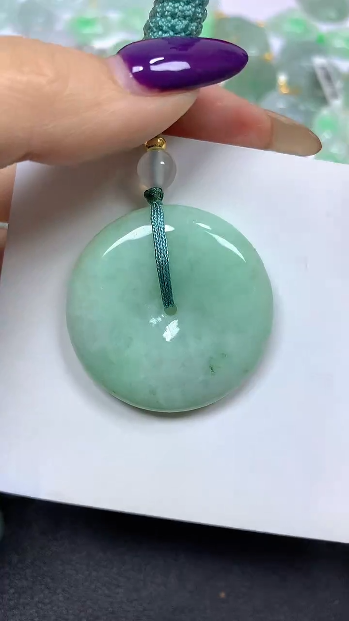 颈饰未镶嵌翡翠 