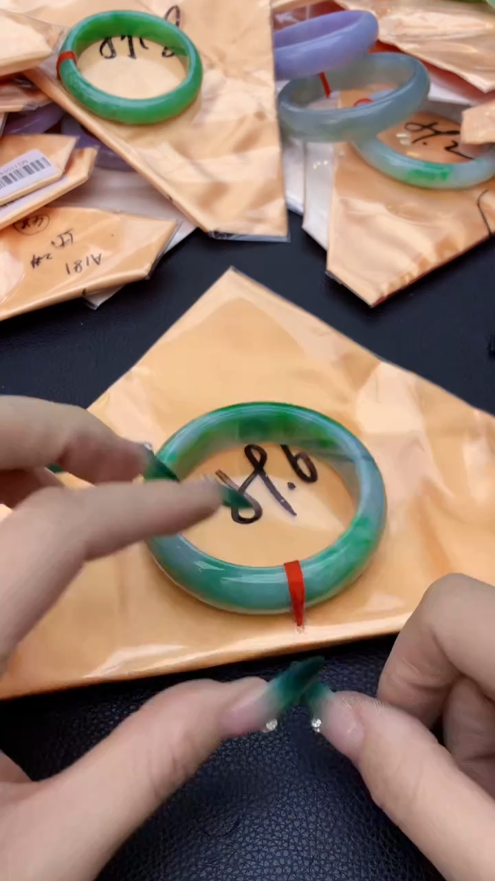 【闪购商品】翡翠手镯未镶嵌0196113985