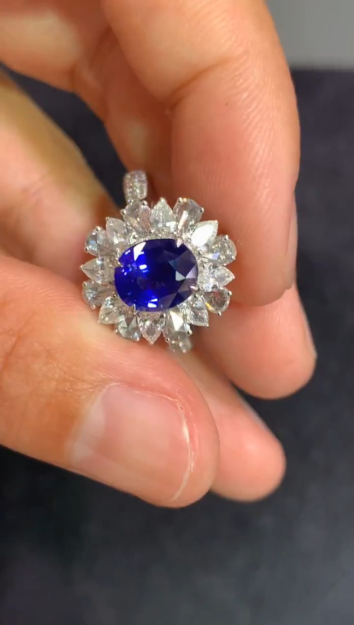 戒指蓝宝石18K金镶嵌2.1CT