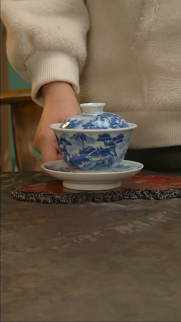 【闪购商品】青花手绘山水三才盖碗