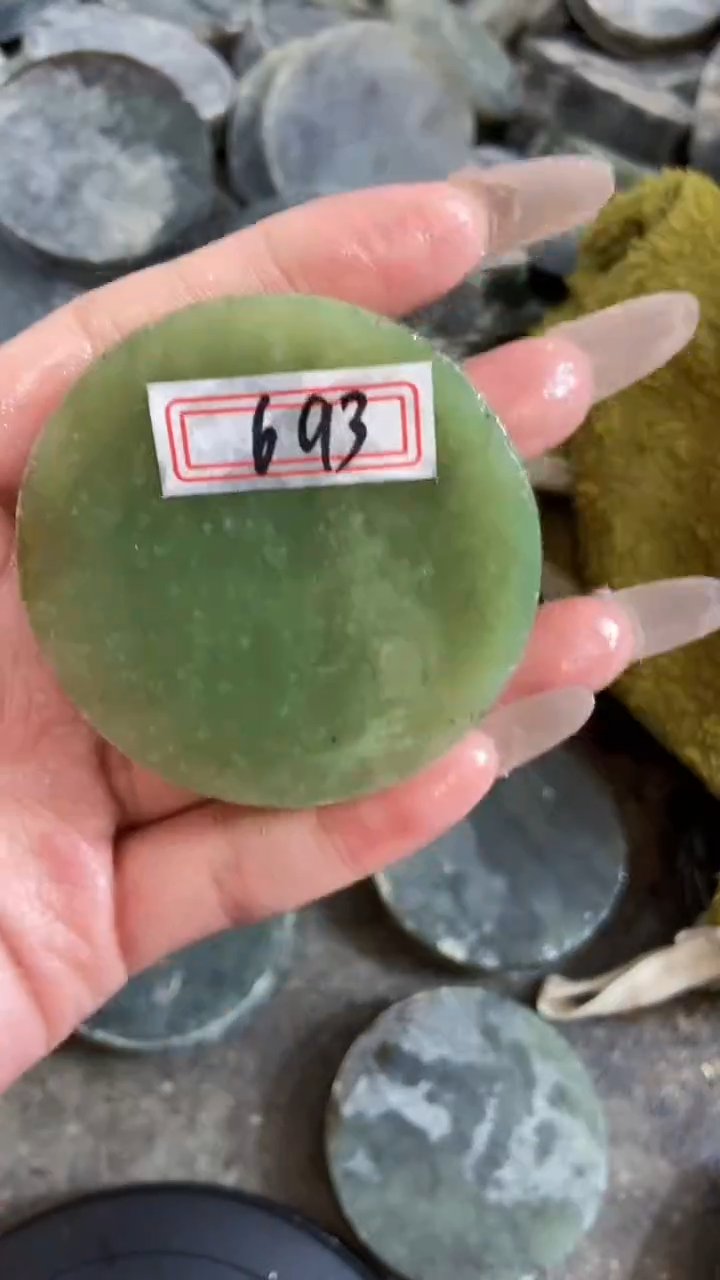 未镶嵌和田玉挂件1