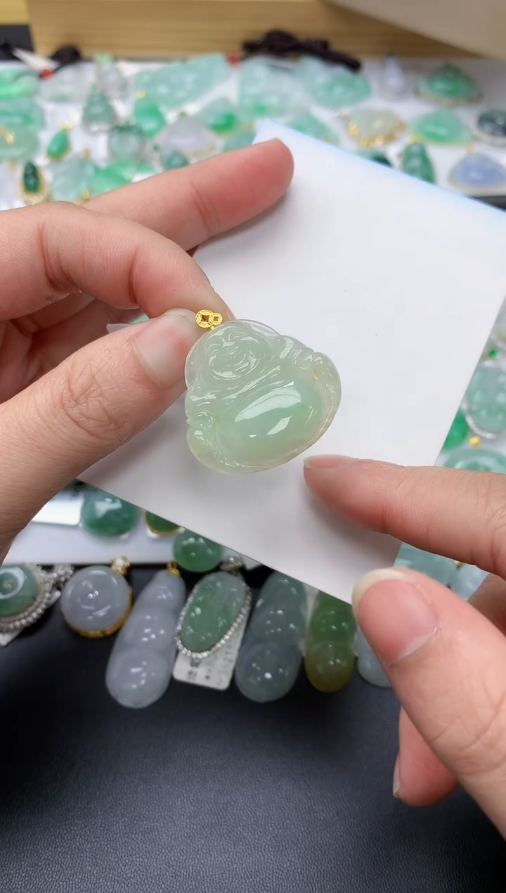 颈饰18K金镶嵌翡翠天然A货