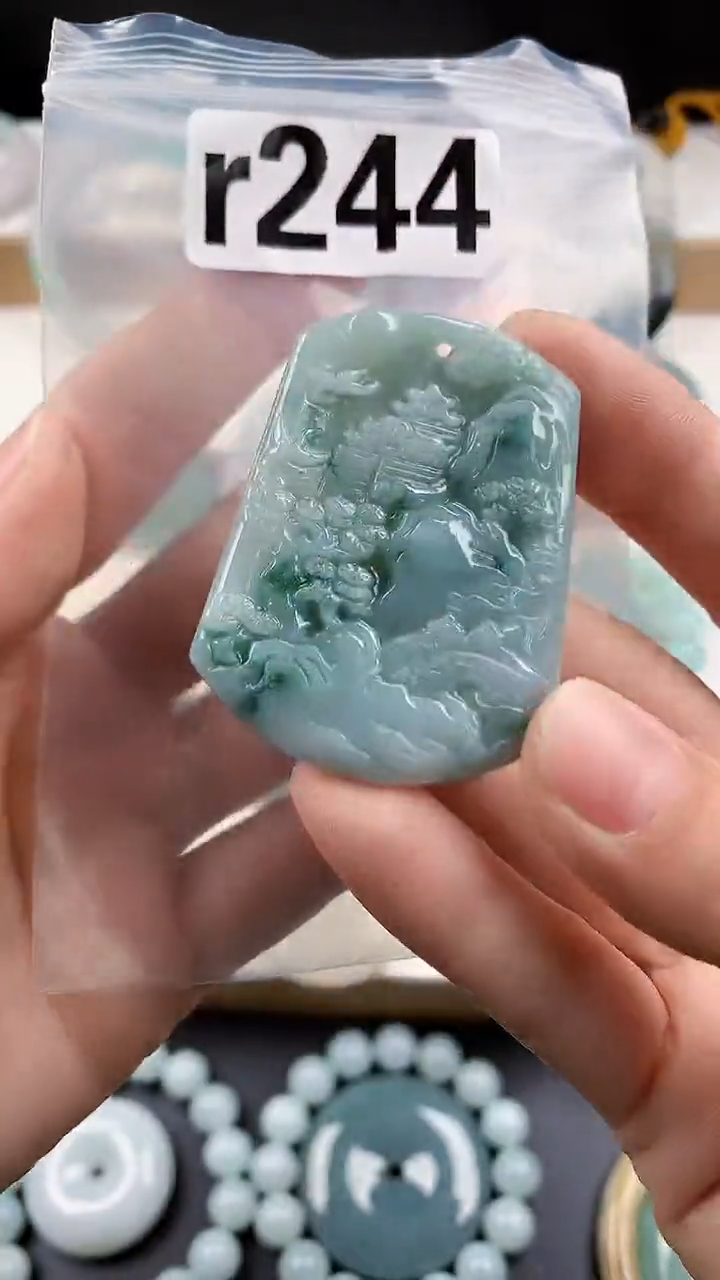 颈饰未镶嵌翡翠天然翡翠吊坠挂件