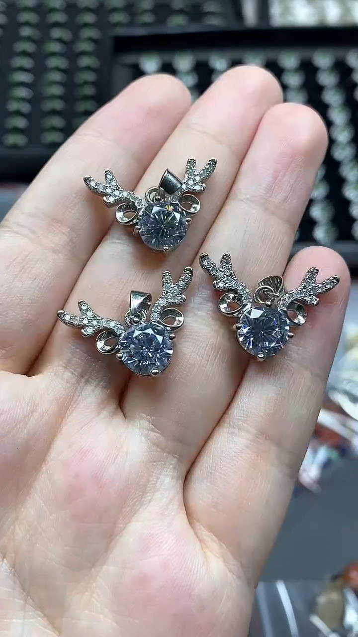 吊坠天然锆石合金多样性发货拍一发一