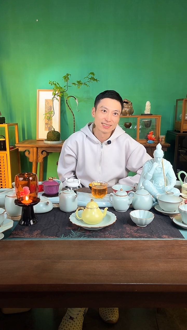 一**人工厂自产自销，黄色小梨壶一把