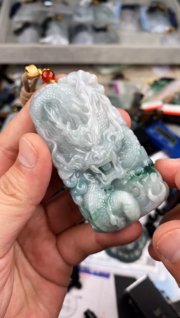 【闪购商品】翡翠颈饰未镶嵌  天然翡翠，一物一图