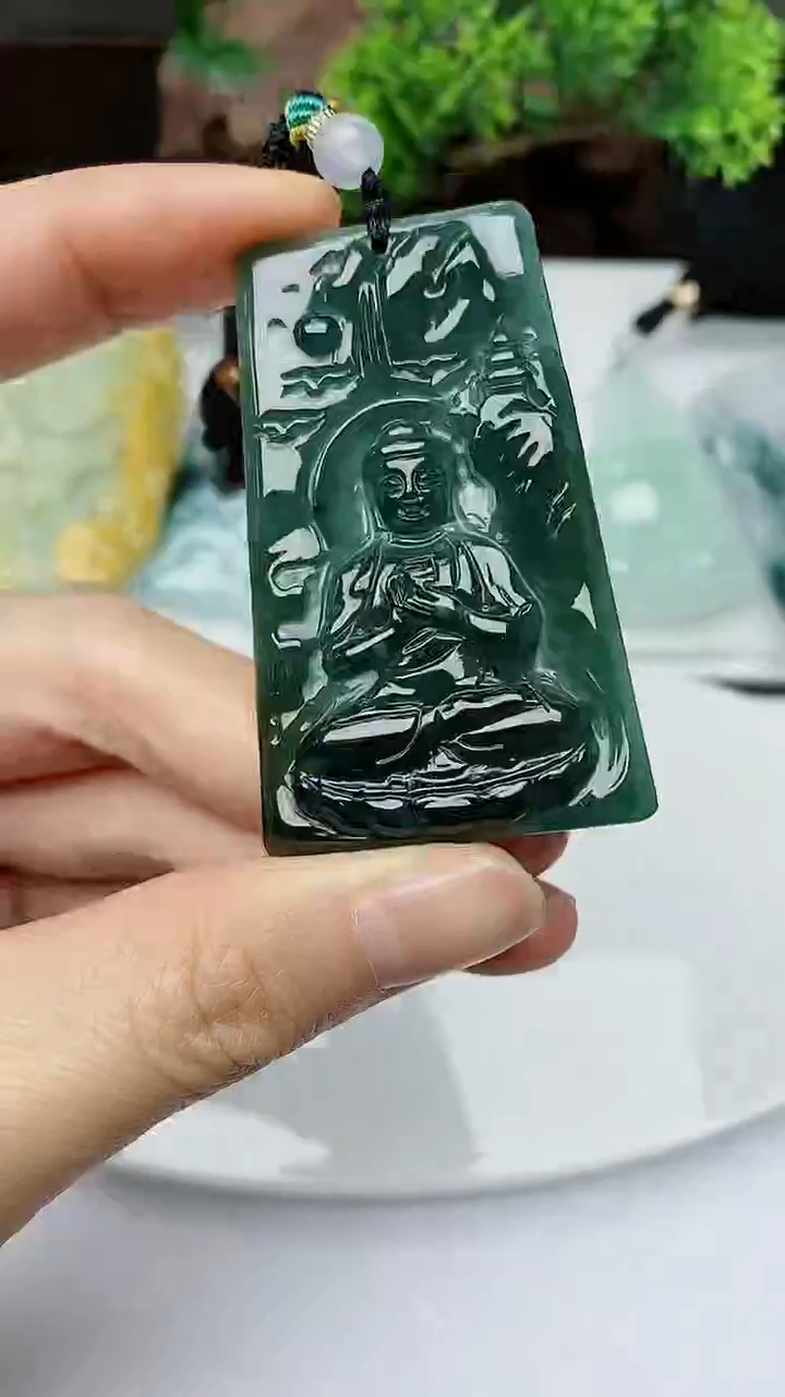 【闪购商品】翡翠颈饰未镶嵌        