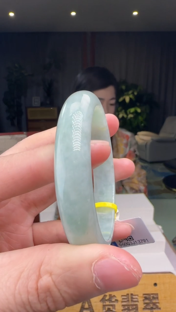 【闪购商品】翡翠手镯未镶嵌DY@@960Q3J13791