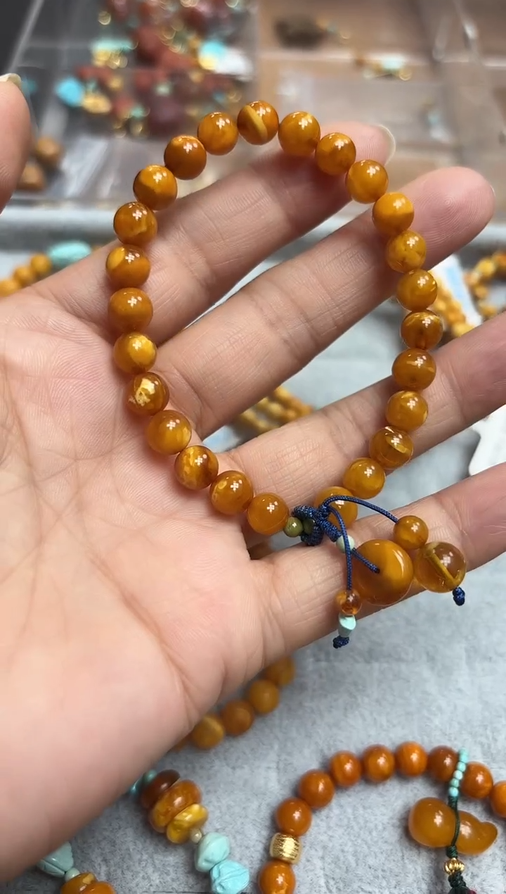 琥珀颈饰未镶嵌发一件