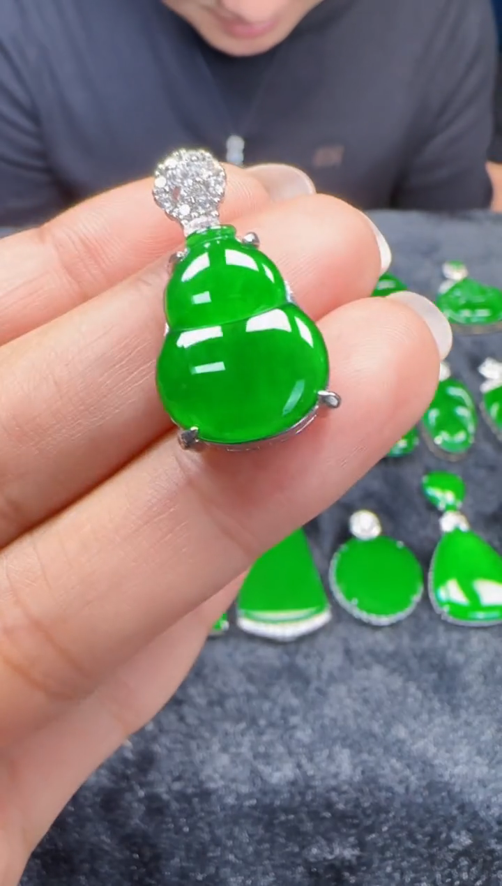 未镶嵌定制翡翠翡翠吊坠15