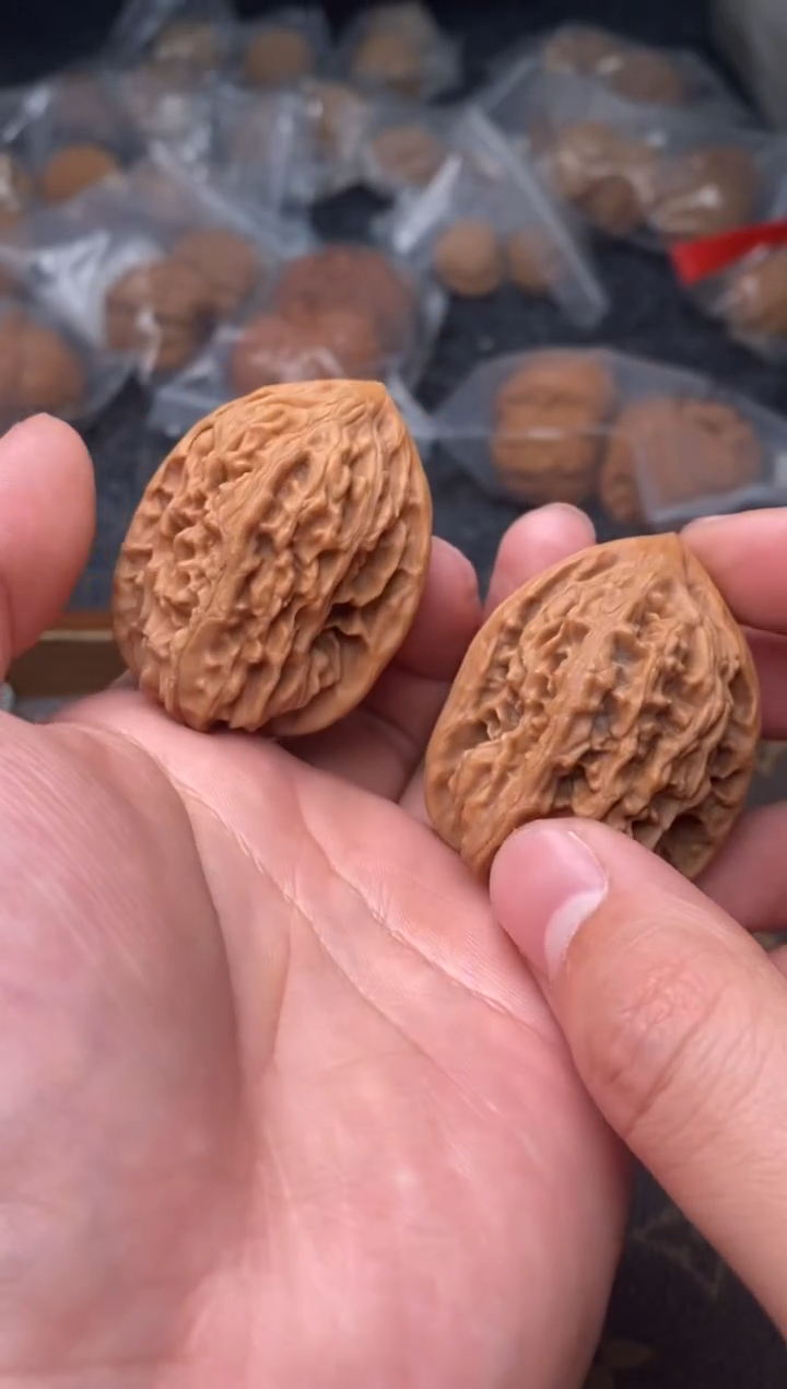 【闪购商品】文玩核桃把件G139号36尺鸡心