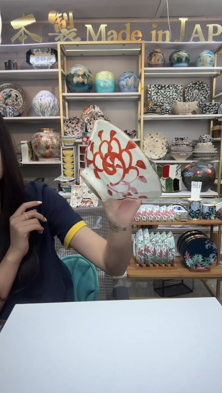 陶瓷13厘米斗笠饭碗一只