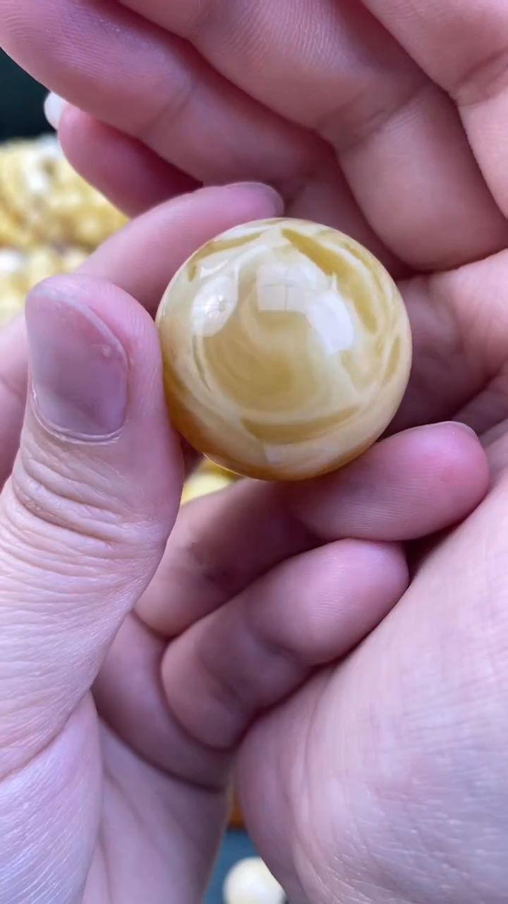 【闪购商品】琥珀裸石未镶嵌月.22卡27.3