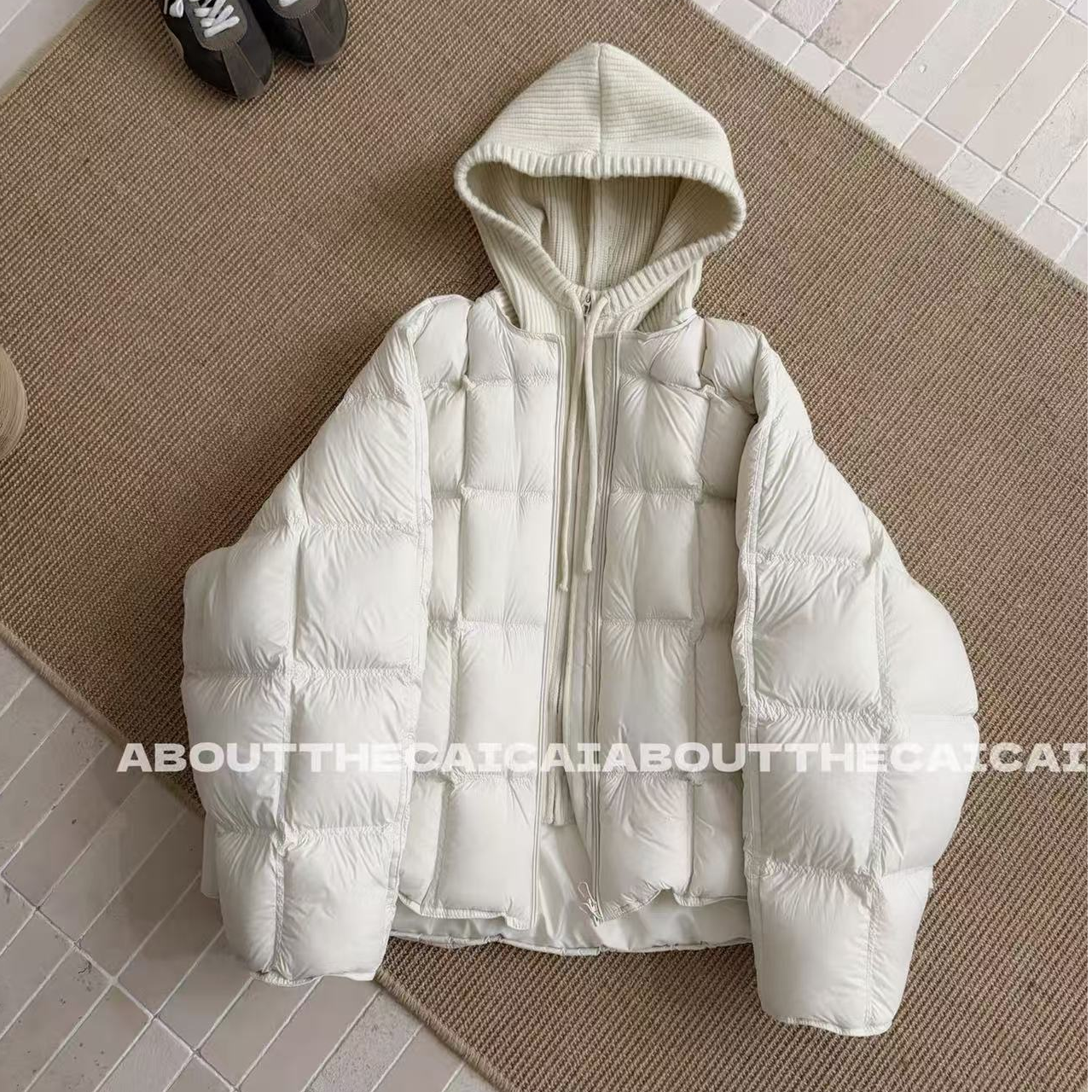 2025冬季新款时尚气质云朵泡芙连帽长袖假两件棉服外套女