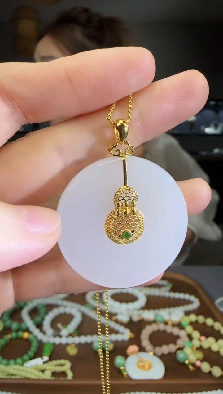 和田玉18K金镶嵌吊坠(不含链)1