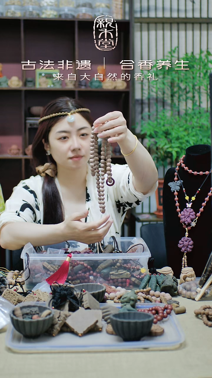 泥塑白龙涎108脖挂加活口蝴蝶