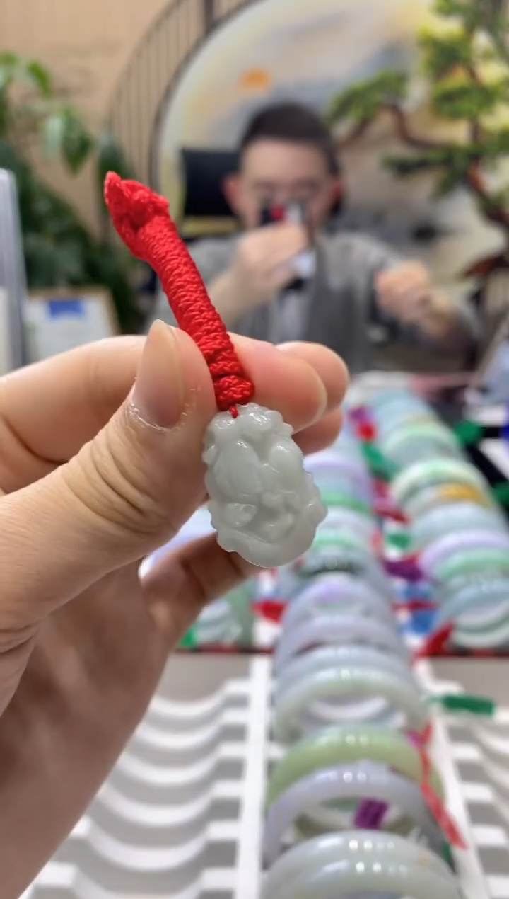 【闪购商品】翡翠颈饰未镶嵌000013310