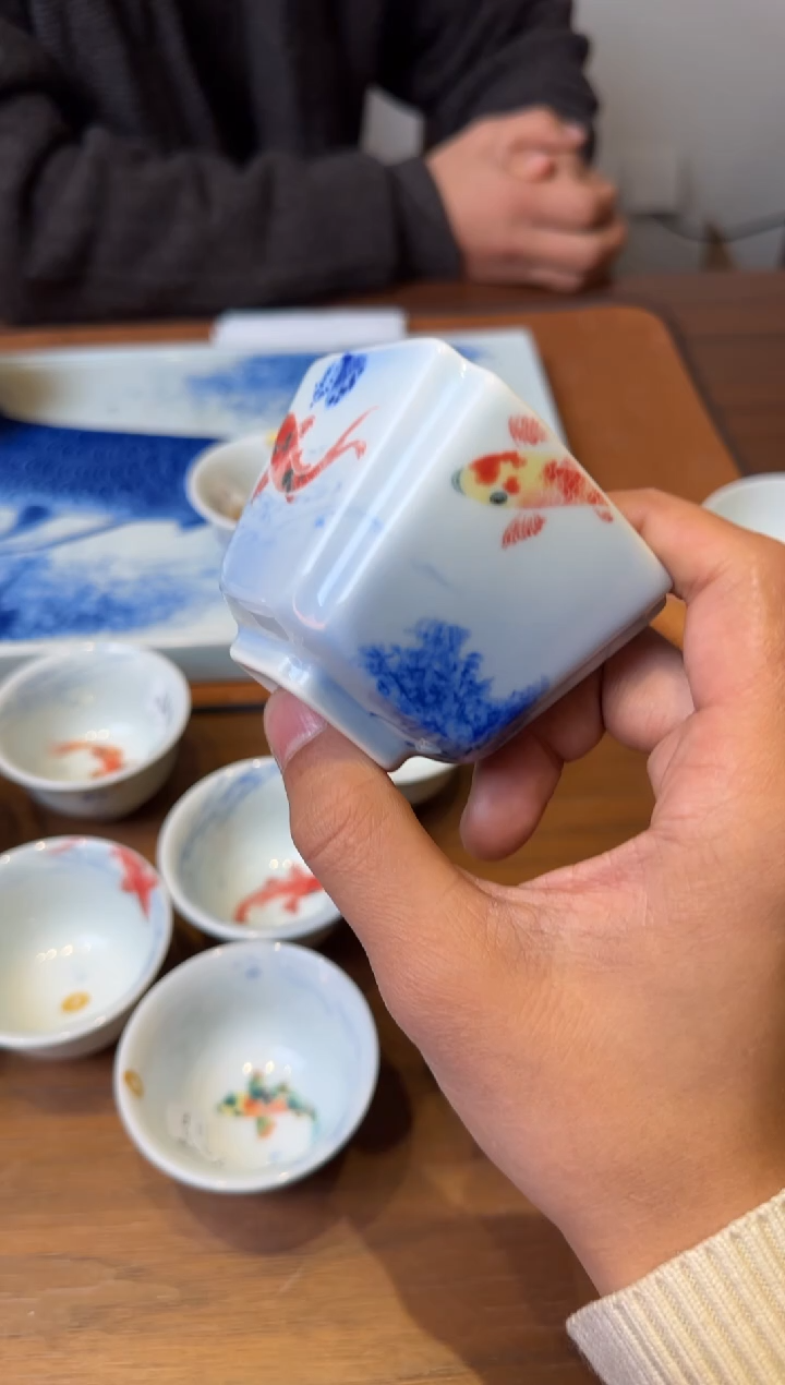 韩**堡朱清 写意鲤鱼四方杯