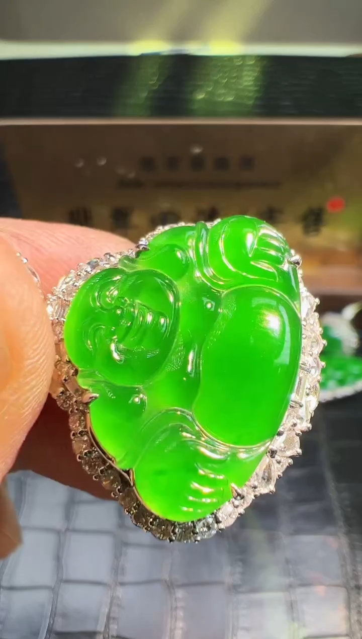 【闪购商品】翡翠颈饰18K金镶嵌翡翠回流