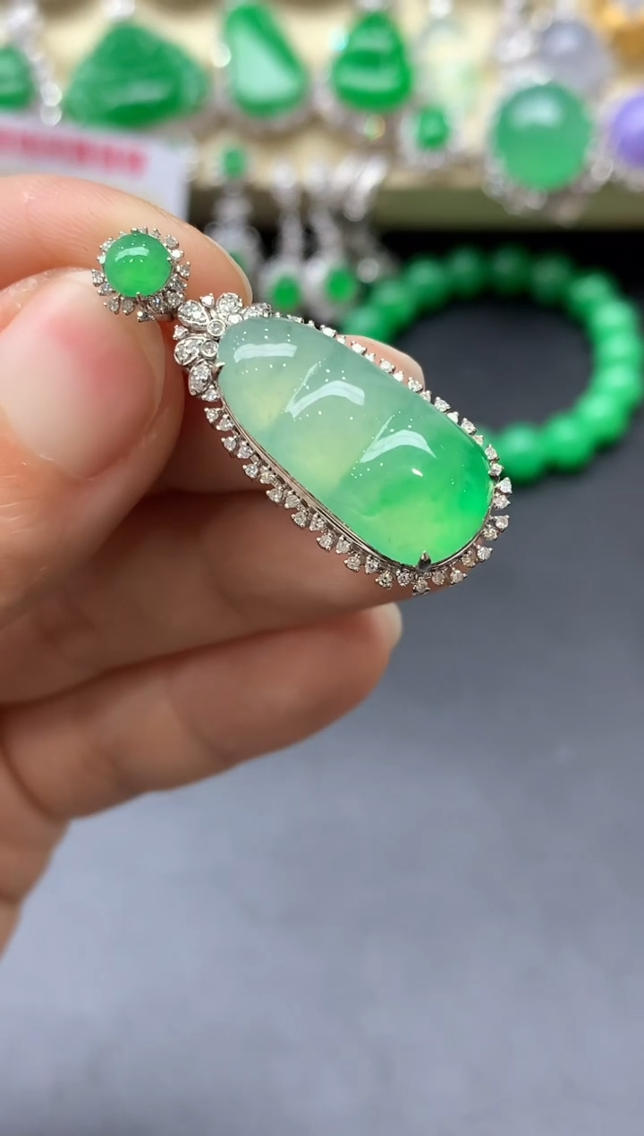 颈饰18K金镶嵌翡翠619-中国好珍宝